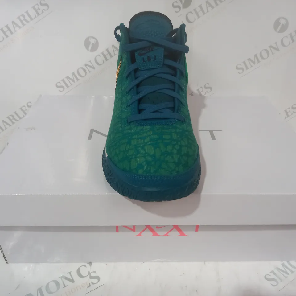BOXED PAIR OF NIKE ZOOM LEBRON NXXT GEN SHOES IN TEAL/YELLOW/ORANGE UK SIZE 8