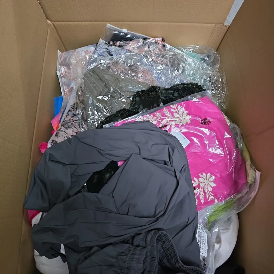 LARGE BOX OF APPROXIMATELY 20 ASSORTED CLOTHING ITEMS IN VARIOUS SIZES, STYLES AND COLOUR 
