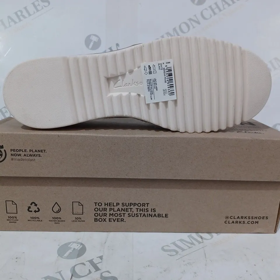 BOXED PAIR OF CLARKS SERENA PAIGE SLIP-ON SHOES IN WHITE UK SIZE 3