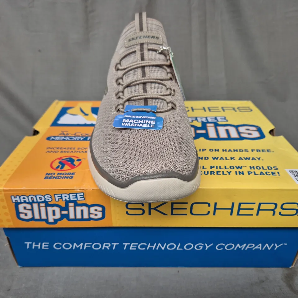 BOXED PAIR OF SKECHERS SUMMITS HIGH-RANGE SHOES IN TAUPE UK SIZE 9