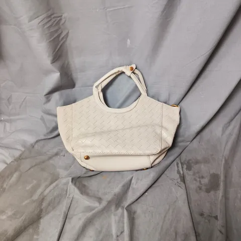 CREAM WOVEN HANDBAG WITH GOLD-TONE HARDWARE