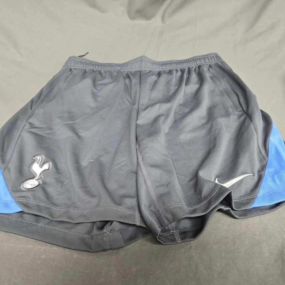 NIKE TOTTENTHAM HOTSPURS SHORTS SIZE L