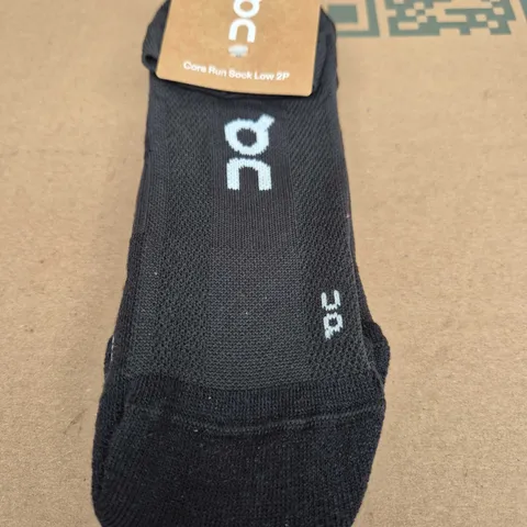 ON BLACK LOW-CUT SOCKS, EU SIZE 30, 2-PACK