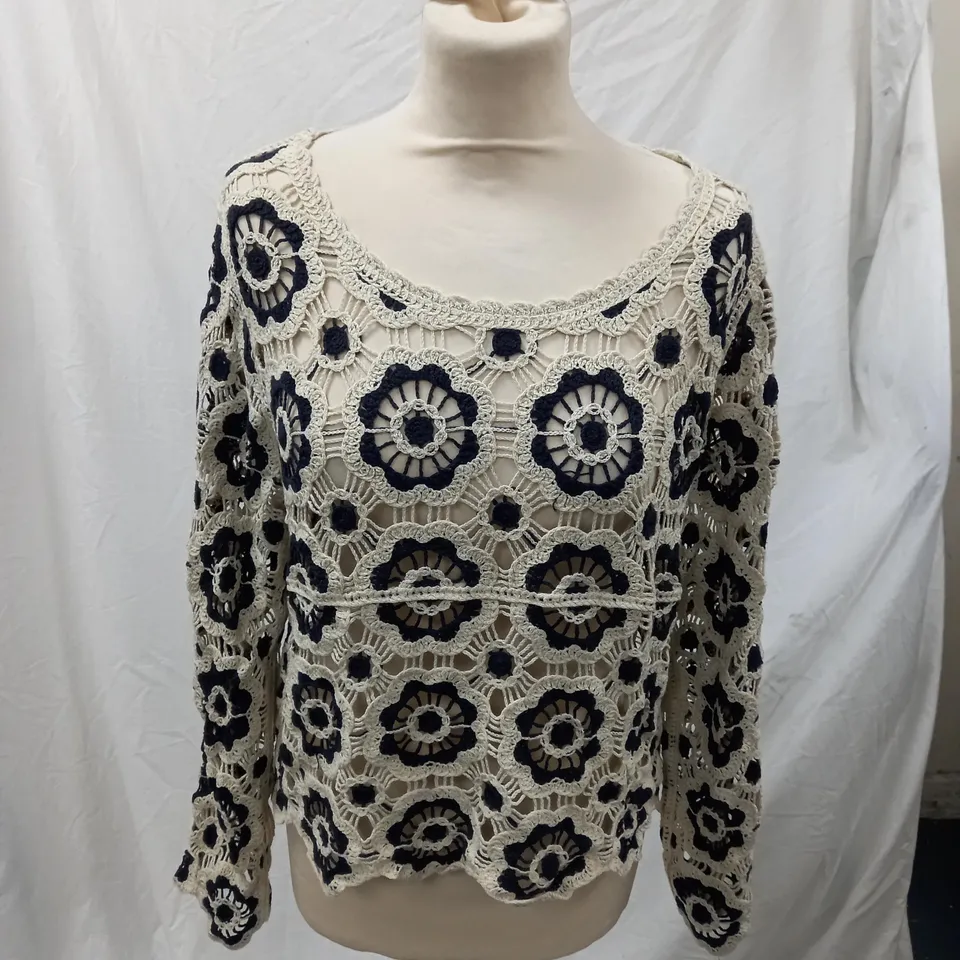 CRÈME & NAVY THIN JUMPER / CARDIGAN 