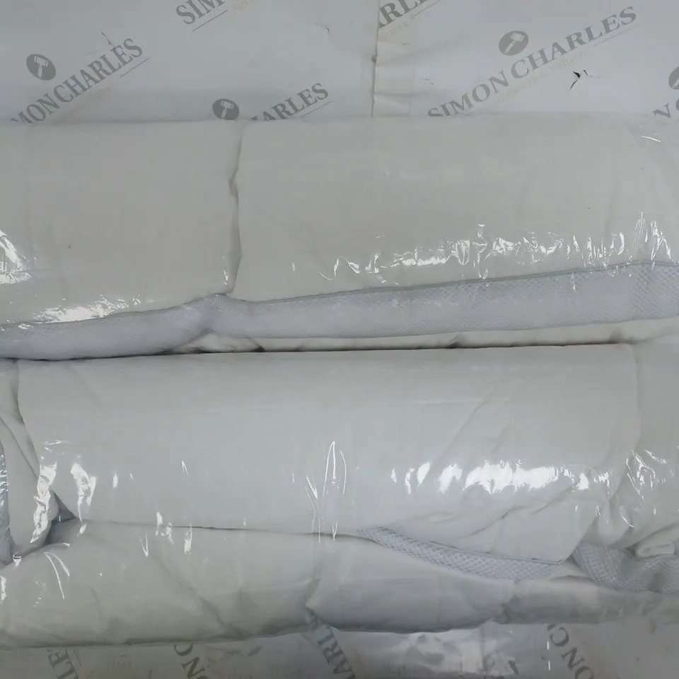 MODERN BEDROOM MAX PILLOW PAIR MEDIUM