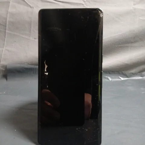 GOOGLE PIXEL 7 PRO – BLACK SMARTPHONE