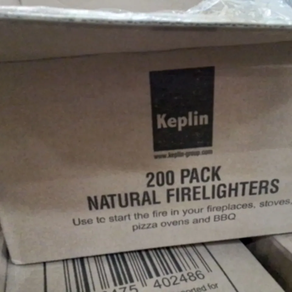 BOX CONTAINING LARGE AMOUNT OF NATURAL FIRELIGHTERS