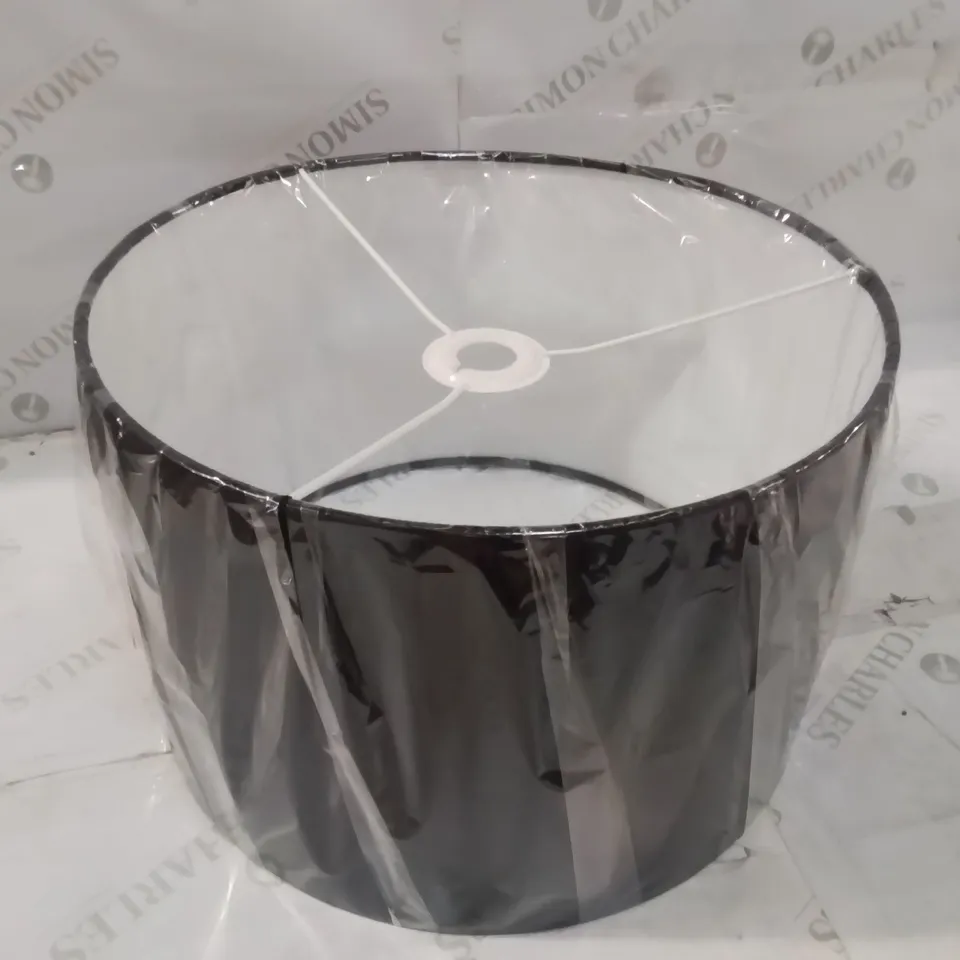 BAGGED BLACK DRUM LAMP SHADE