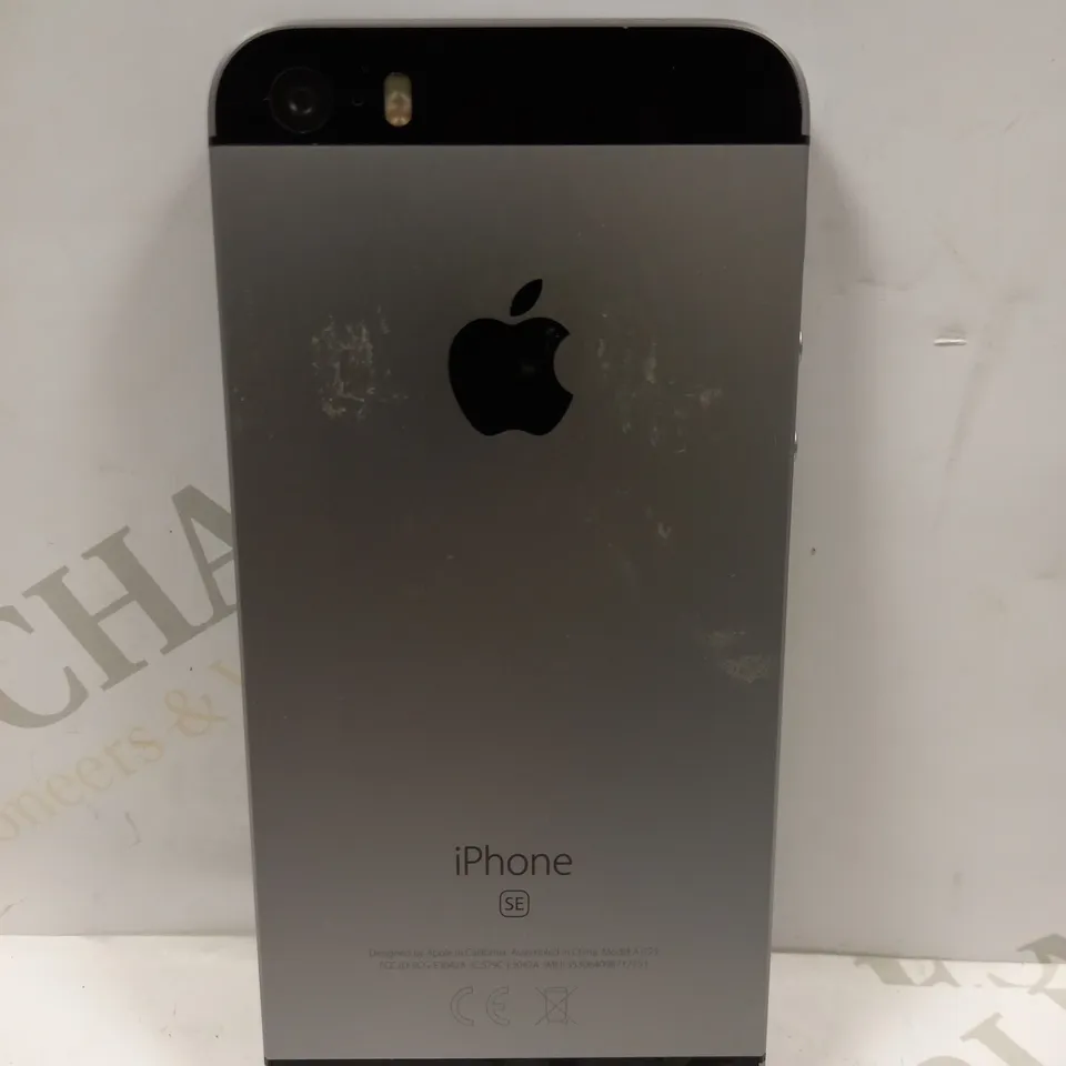 APPLE IPHONE SE (1ST GENERATION) - SILVER 