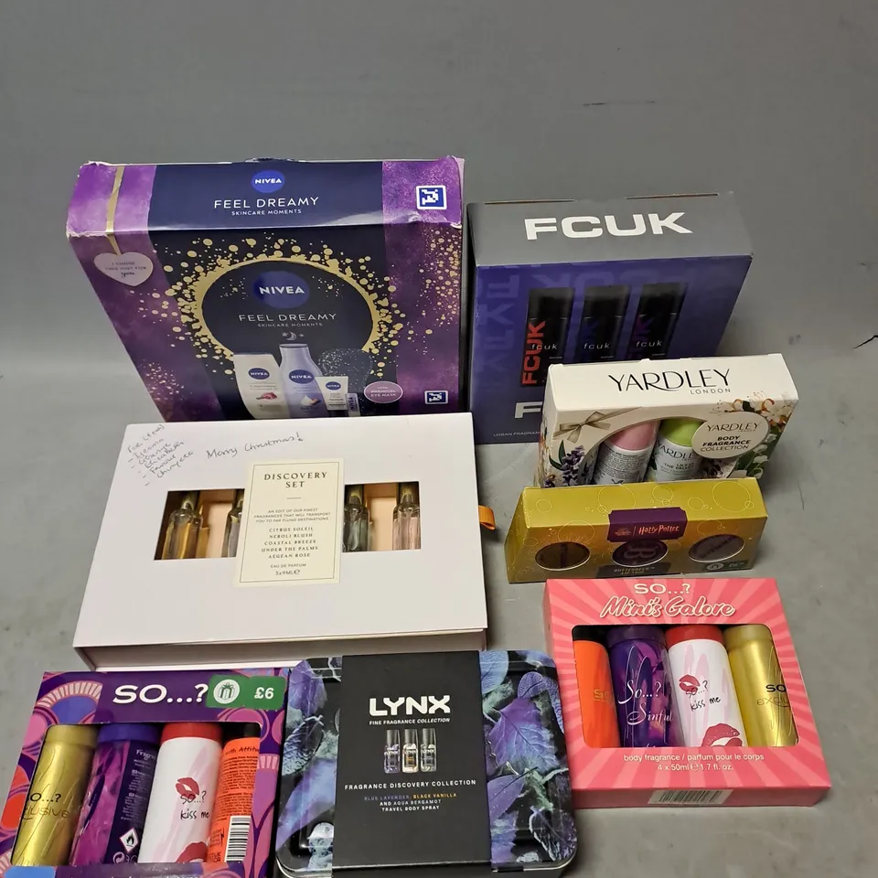 APPROXIMATELY 6 ASSORTED COSMETIC BOXSETS TO INCLUDE - NIVEA FEEL DREAMY SKINCARE MOMENTS - SO..? BODY FRAGRANCE MINIS - FCUK ONE OF EACH FRAGRANCE TRIO - ETC