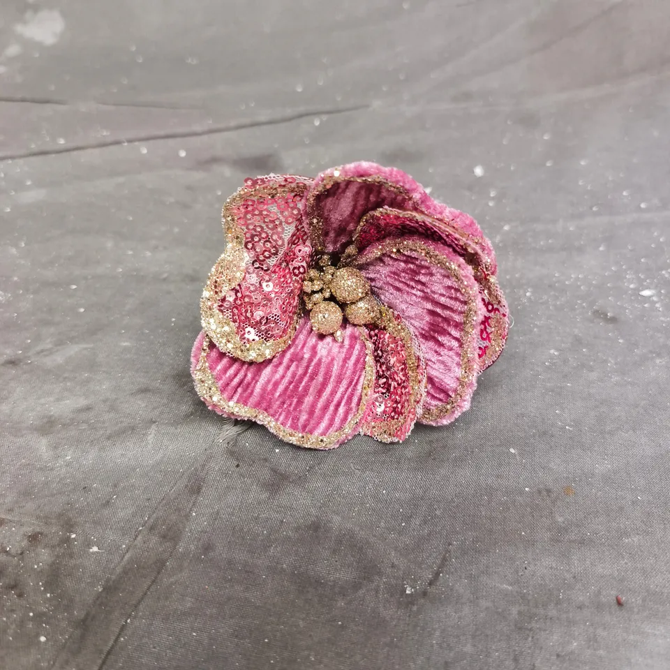12 GISELA GRAHAM PINK SPARKLE FLOWER DECORATIONS WITH CLIP