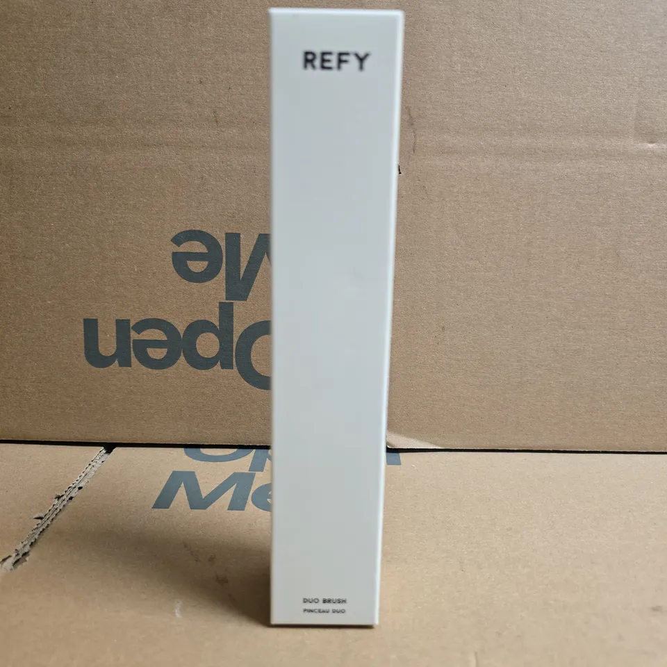 REFY DUO BRUSH – MAKEUP BRUSH, BOXED