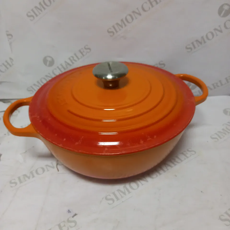 LE CREUSET CAST IRON 4.1L CASSEROLE DISH - VOLCANO 