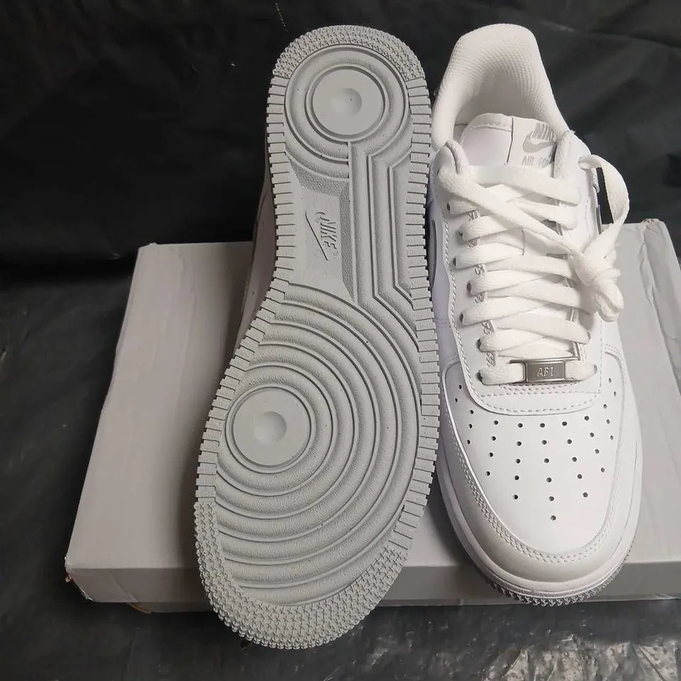 NIKE AIR FORCE 1 '07 SNEAKERS – WHITE/LIGHT SMOKE GREY SIZE 6.5
