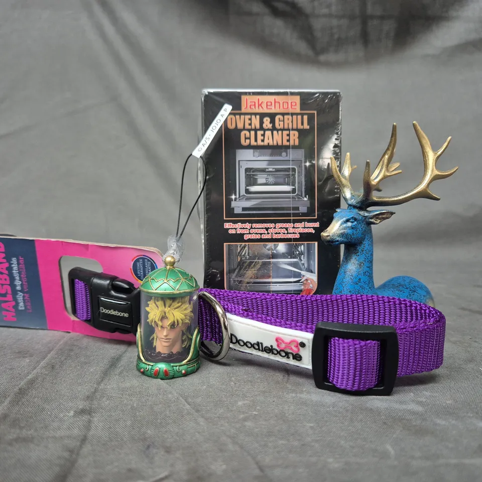 APPROXIMATELY 10 ASSORTED HOUSEHOLD ITEMS TO INCLUDE OVEN & GRILL CLEANER, DOODLEBONE COLLAR, ETC