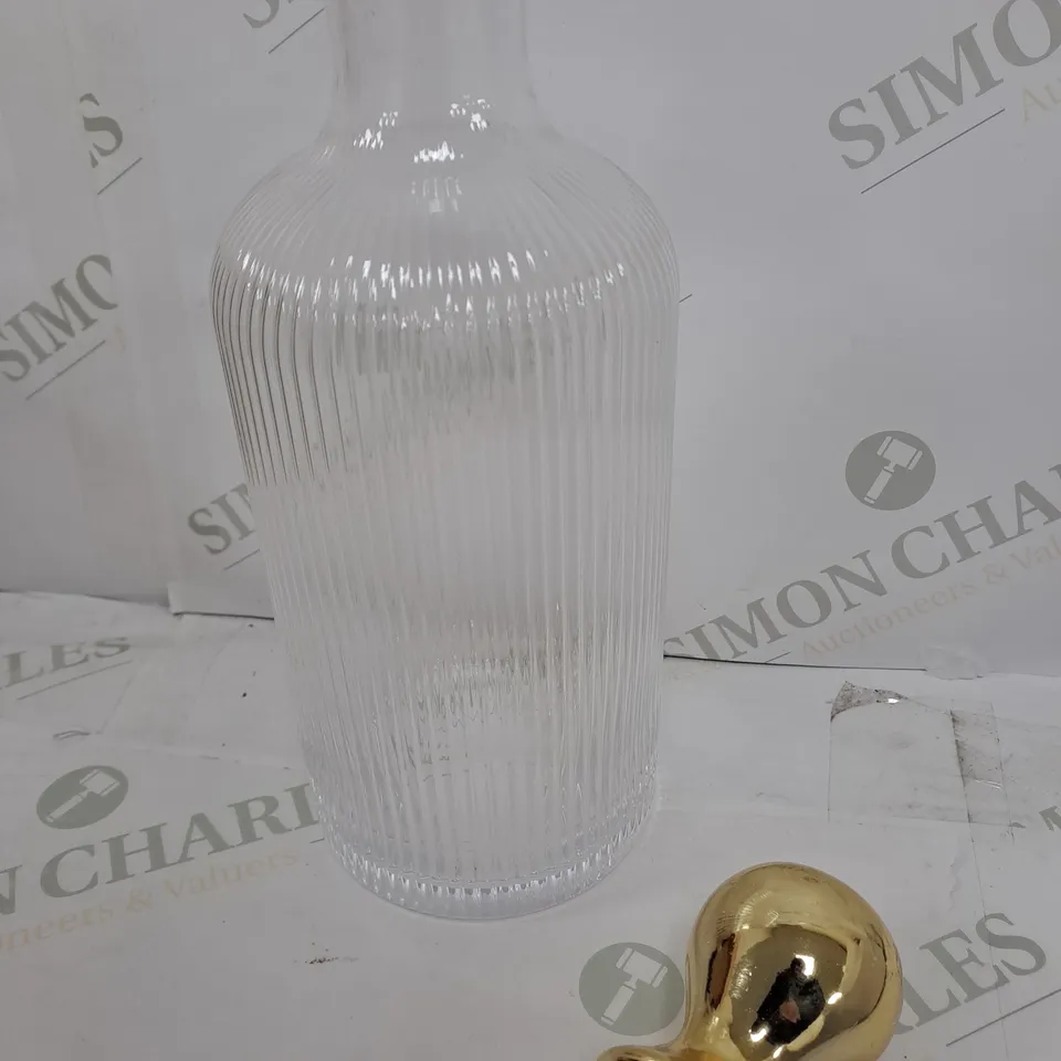 BOXED BUNDLEBERRY FLUTED GLASS DECANTER