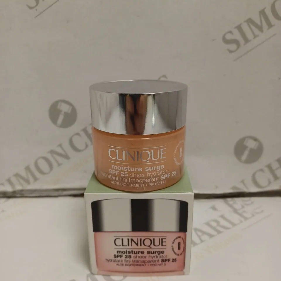 BOXED CLINIQUE MOISTURE SURGE SHEER HYDRATOR - SPF 25. 