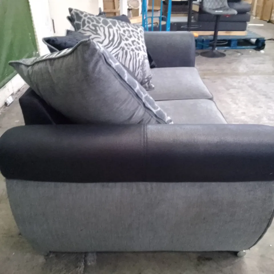 QUALITY DESIGNER 2 SEATER SOFA - GREY FABRIC/BLACK LEATHER