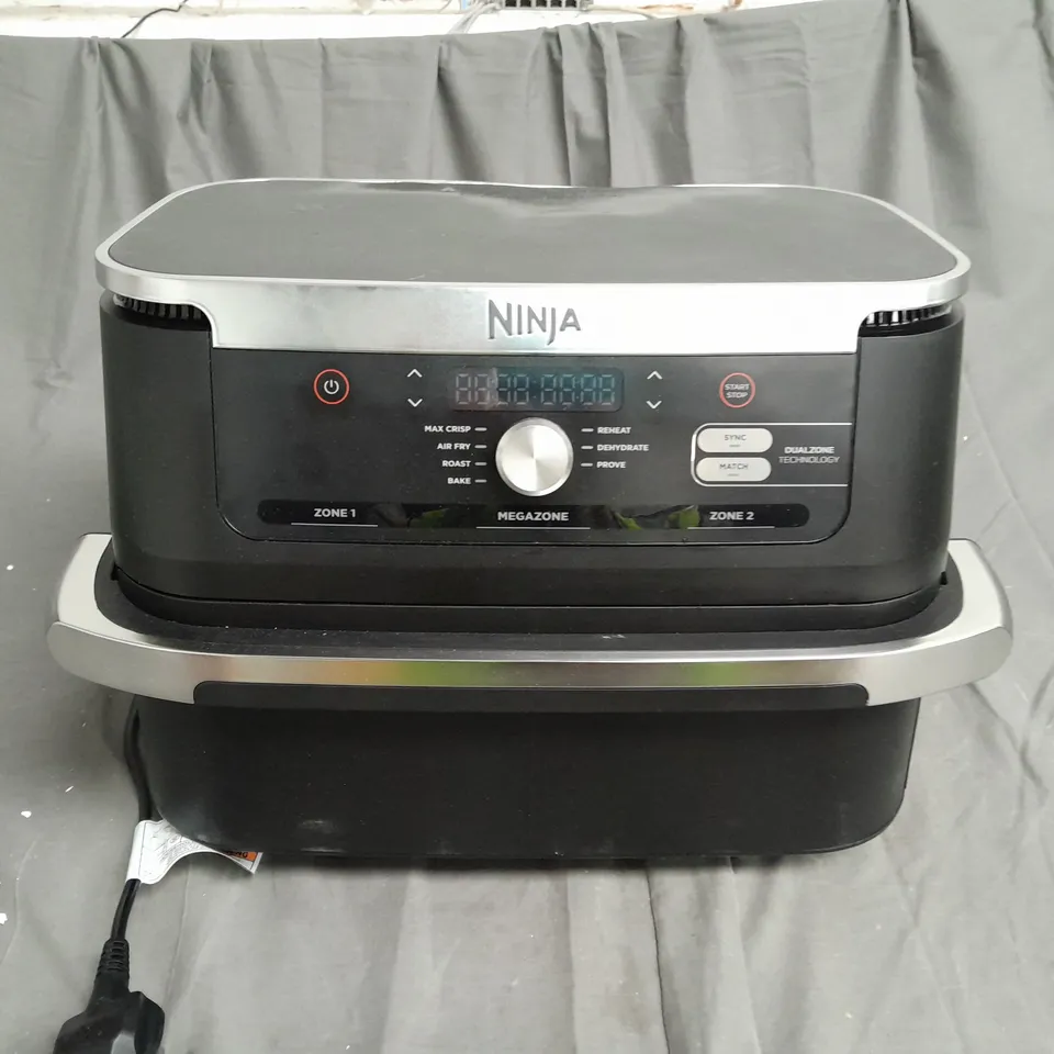 BOXED NINJA 10.4L FOODI FLEXDRAWER DUAL AIR FRYER IN BLACK AF500UK