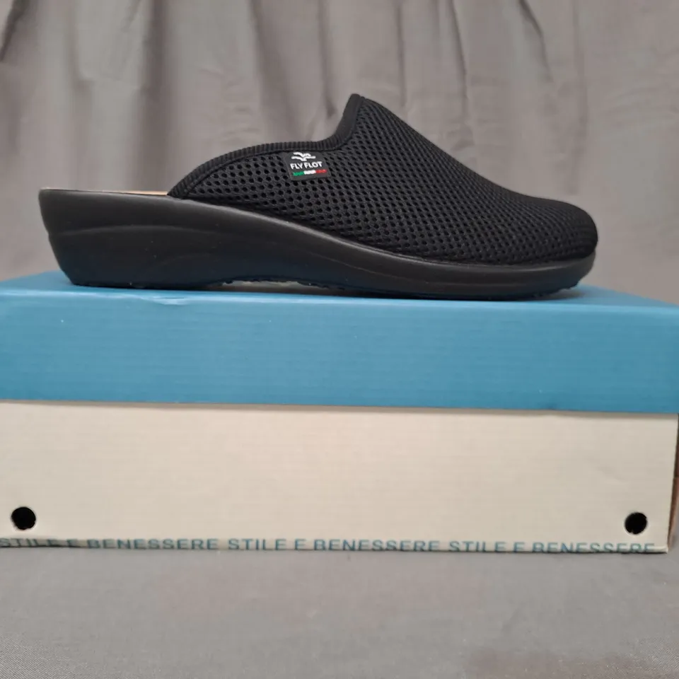 BOXED PAIR OF FLYFLOT SLIP-ON WEDGE SHOES IN BLACK EU SIZE 38