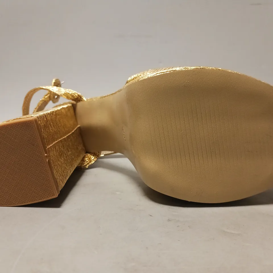 BOXED PAIR OF DESIGNER PLATFORM BLOCK HEEL SANDALS IN METALLIC GOLD EU SIZE 35