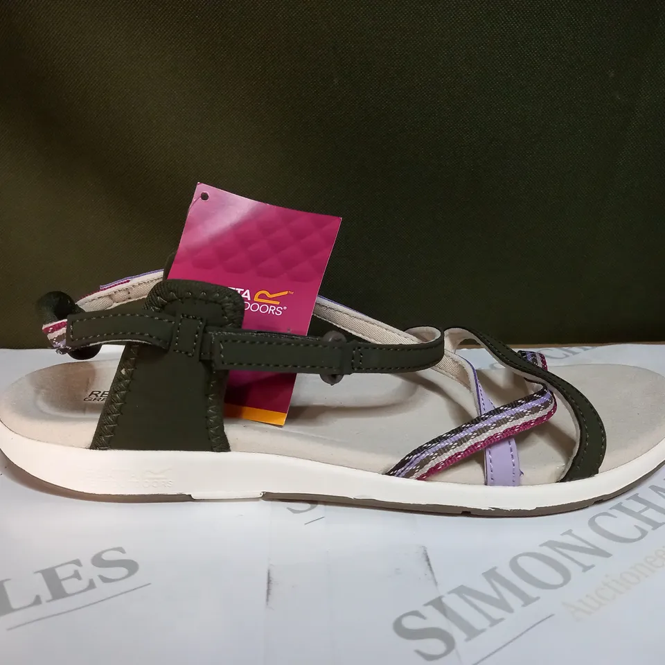 REGATTA LADY ROMA SANDALS SIZE 7