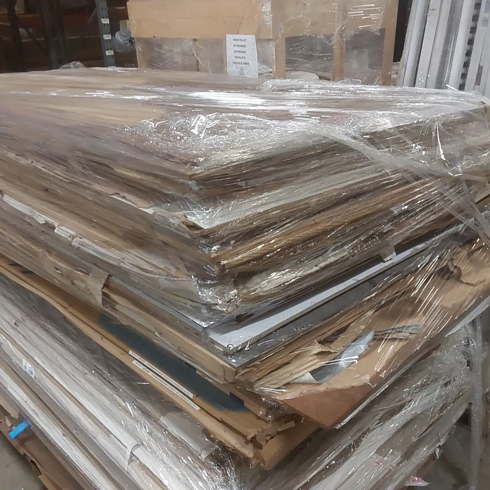 PALLET CONTAINING APPROXIMATELY 40x MIXED DESIGNED SHOWER PANELS