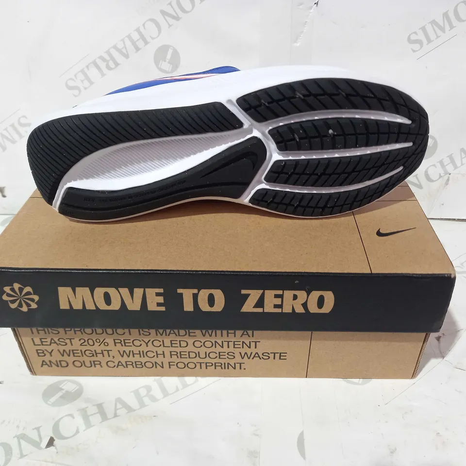 BOXED PAIR OF NIKE STAR RUNNER 3 SHOES IN BLUE UK SIZE 2