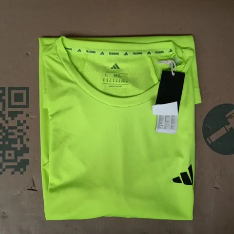 ADIDAS TECH APP T-SHIRT IN BRIGHT LIME SIZE XL