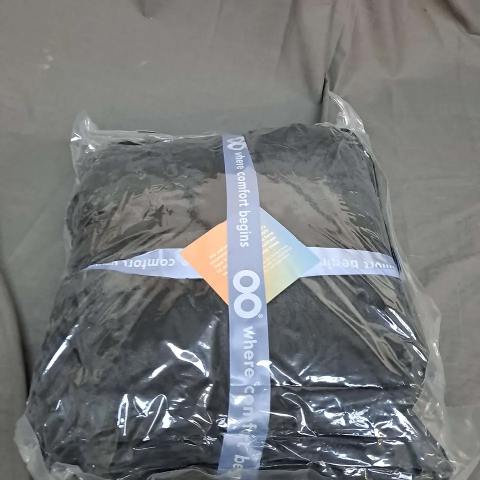 SEALED OODIE HOODED OVERSIZED BLANKET 