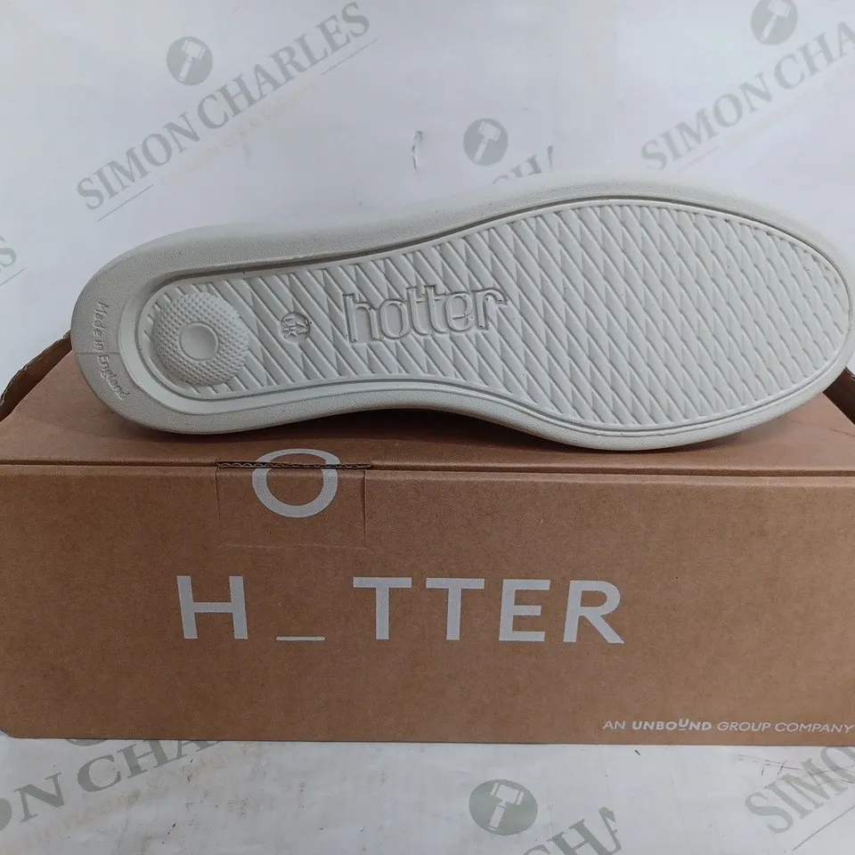 HOTTER CHASE II WIDE IN PINK TRAINER - UK 7.5