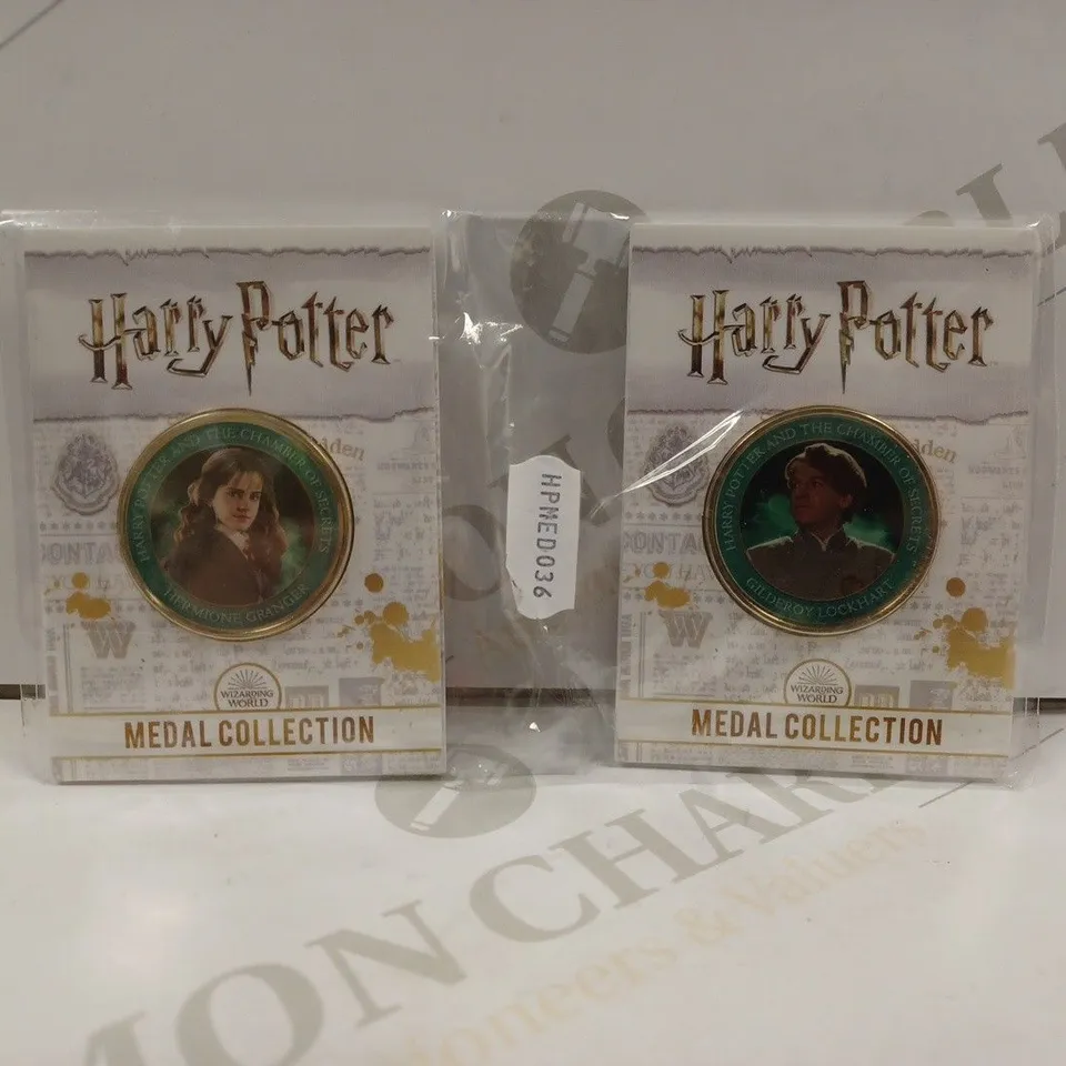 HARRY POTTER 4 X ASSORTED COLLECTABLE MEDALS, DESIGNS VARY 