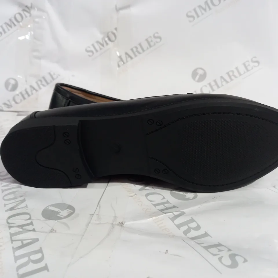 LILLEY SIZE 7 BLACK PUMPS