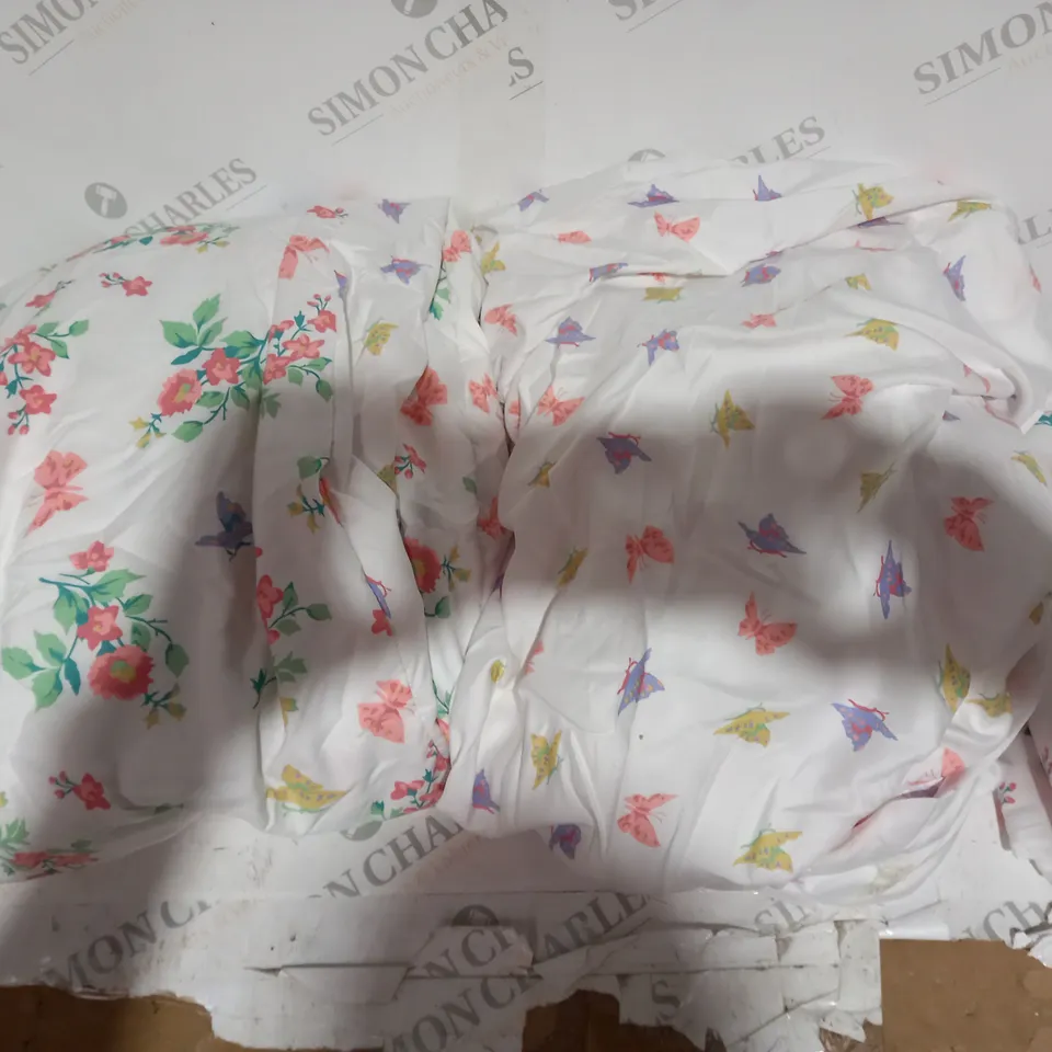 FLORAL BEDDING - SIZE UNSPECIFIED 