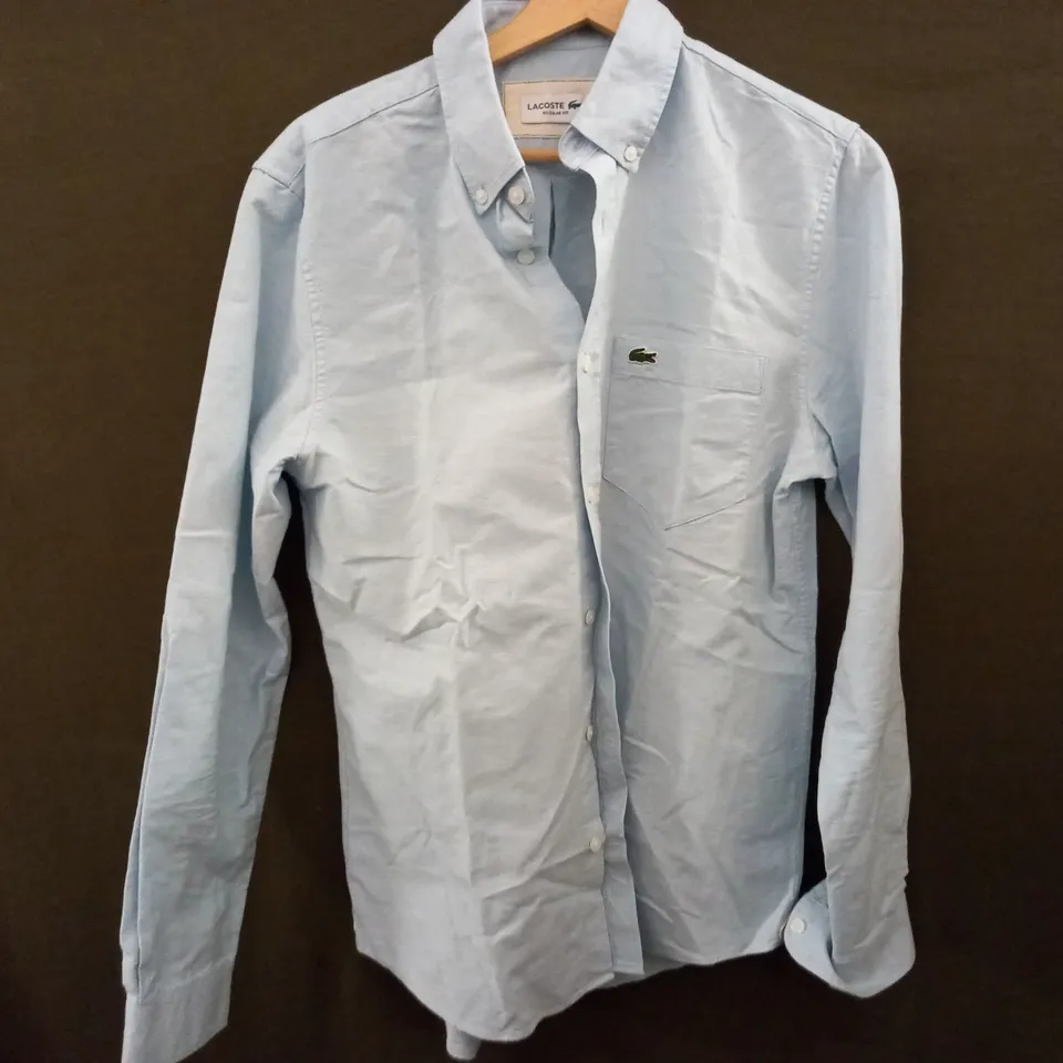 LACOSTE REGULAR FIT SHIRT IN SKY BLUE - US S