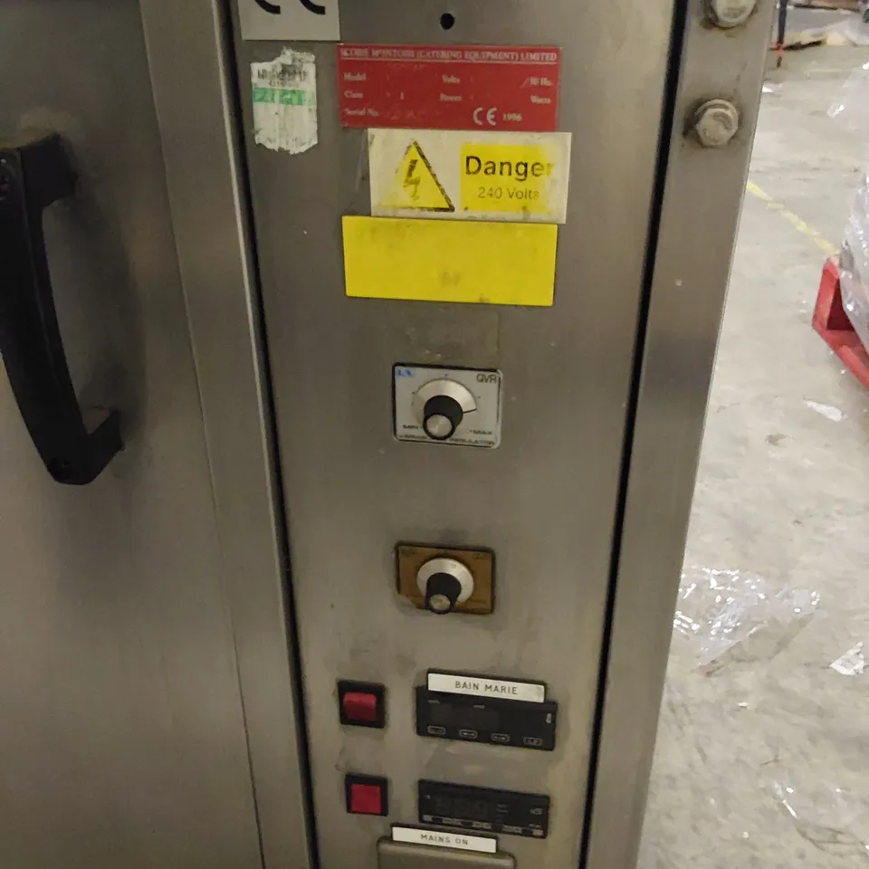 HEATED SERVERT CUPBOARD WITH BAIN MARIE SERVERY TOP & 2 TIER SHELVING