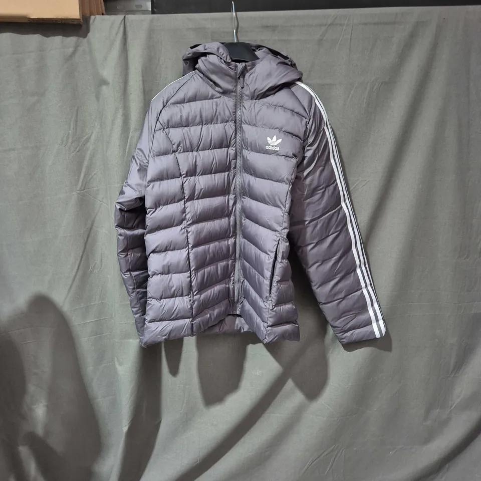 ADIDAS IW5852 SLIM JACKET – GREY PUFFER WITH LOGO 16-18 LARGE 