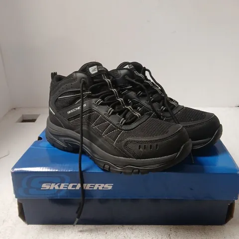 SKECHERS BLACK TRAINERS β UK 7