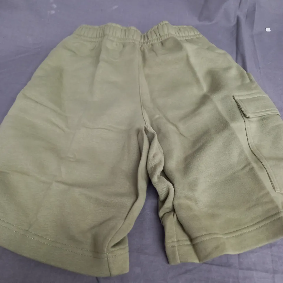 NIKE STANDARD FIT AT KNEE LENGTH KHAKI SHORTS - XS
