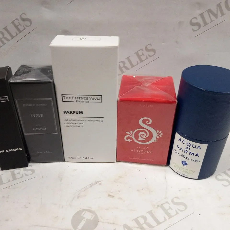 APPROXIMATELY 15 ASSORTED FRAGRANCES TO INCLUDE; THE ESSENCE VAUL, AVON AND FEDERICO MAHORA