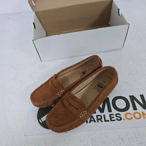 UK 6 DOWN TO EARTH BROWN SUEDE LOAFERS