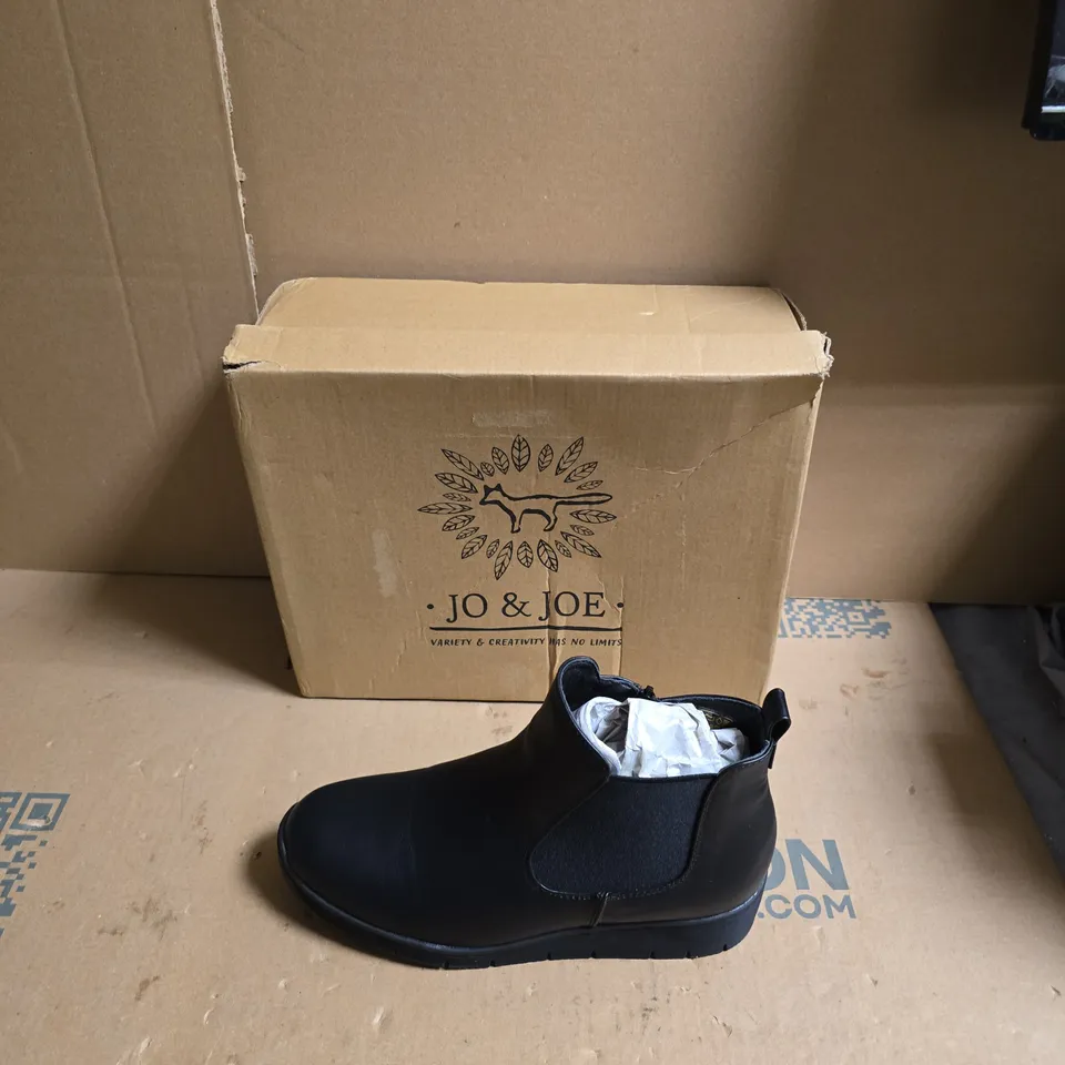 JO & JOE BLACK CHELSEA-STYLE ANKLE BOOT – UK SIZE 5