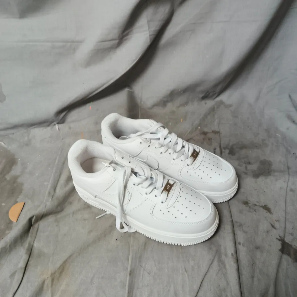 UNBOXED NIKE AIR FORCE 1 WHITE LEATHER SNEAKERS UK SIZE 6