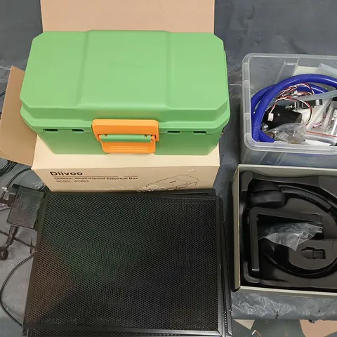 LOT OF ASSORTED ITEMS TO INCLUDE OUTDOOR ELECTRICAL BOX, AVANTALK HEADSET AND FLEXABLE LAMP