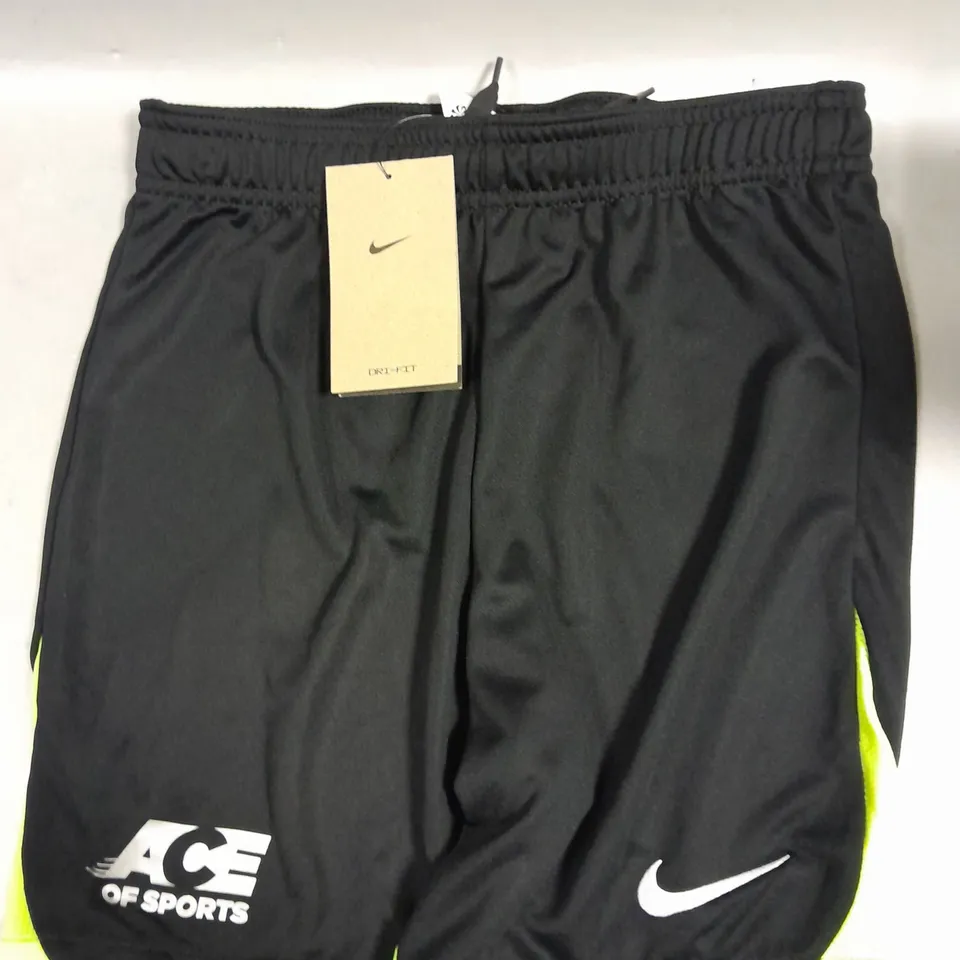 NIKE CHILDRENS ACE OF SPORTS SHORTS - M