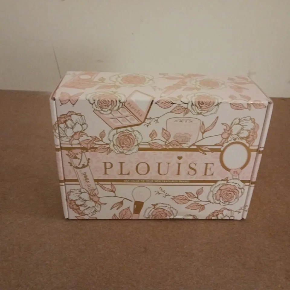 BOXED AND SEALED PLOUISE SMALL BLIND BOX