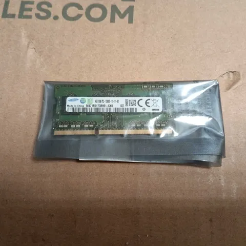 UNBOXED Samsung M471B5173DB0-YK0 – 4 GB Internal RAM Memory (1 x 4 GB – DDR3, 1600 MHz) Green