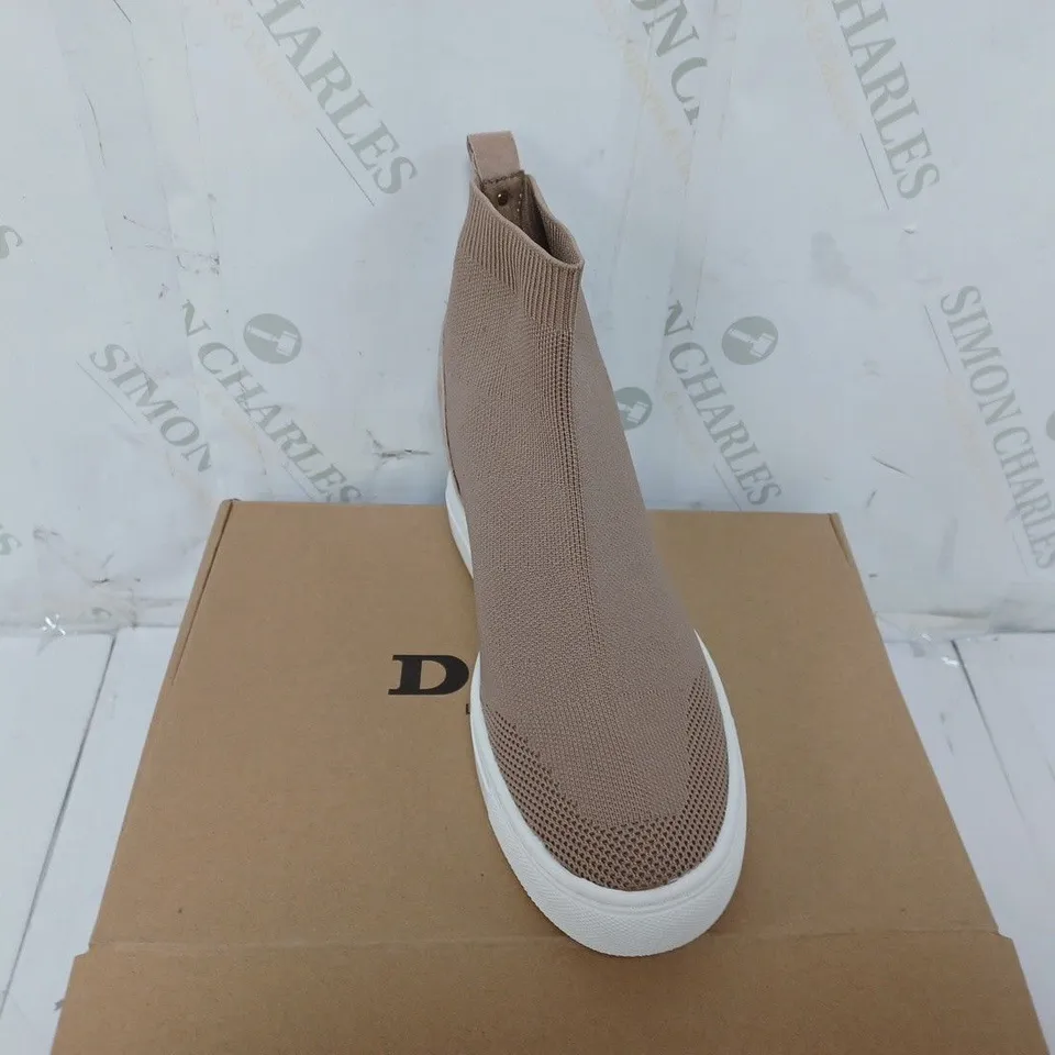BOXED PAIR OF DUNE EMPOWER HIDDEN WEDGE TRAINERS IN CAMEL SIZE 5
