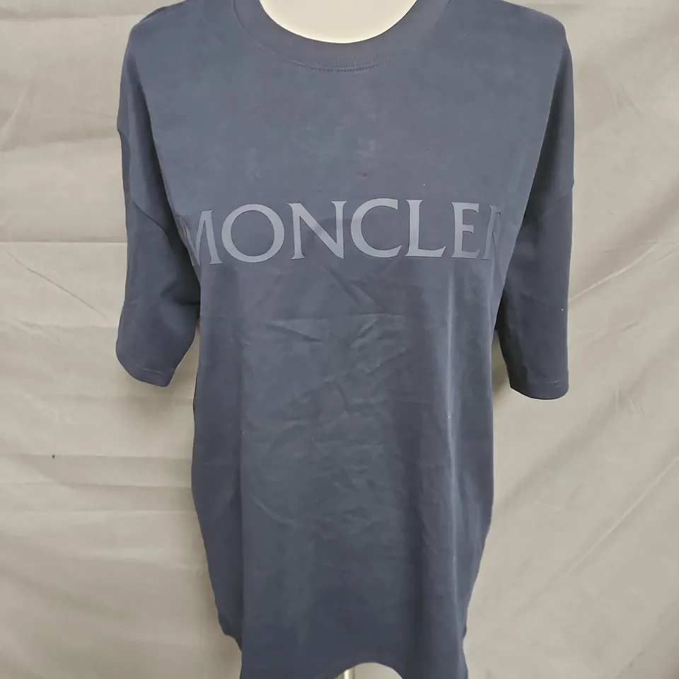 MONCLER HEAVYWEIGHT TSHIRT IN NAVY SIZE L