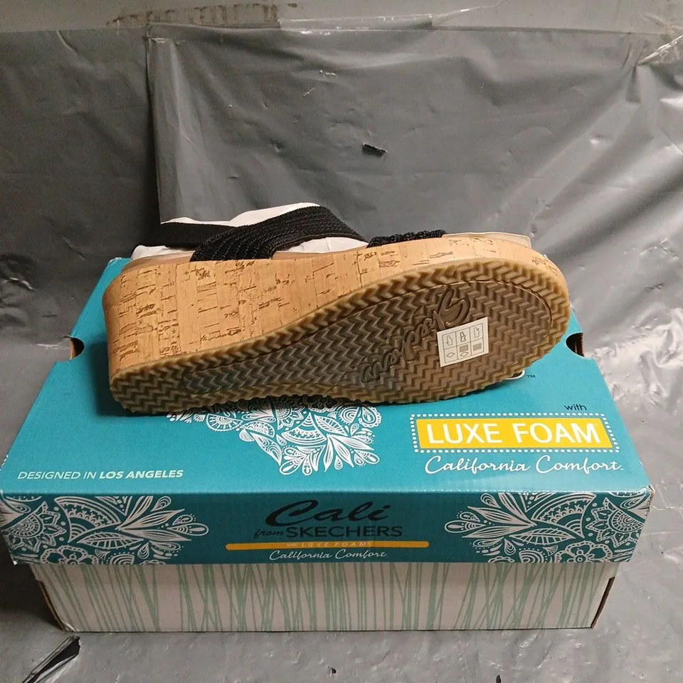 BOXED PAIR OF SKECHERS SHEER LUCK SANDALS - 5